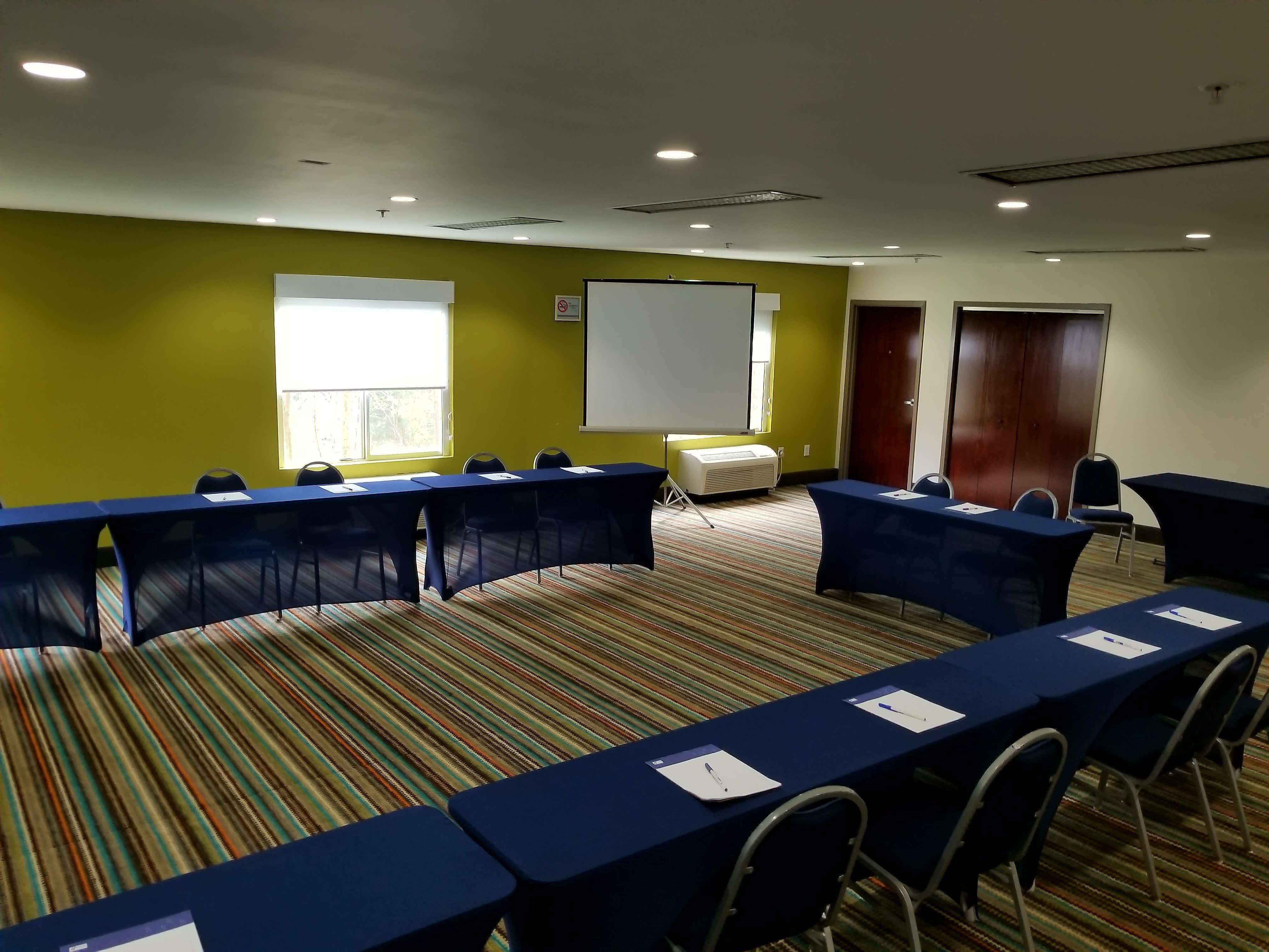 Holiday Inn Express Hotel & Suites Mebane By Ihg Exterior photo