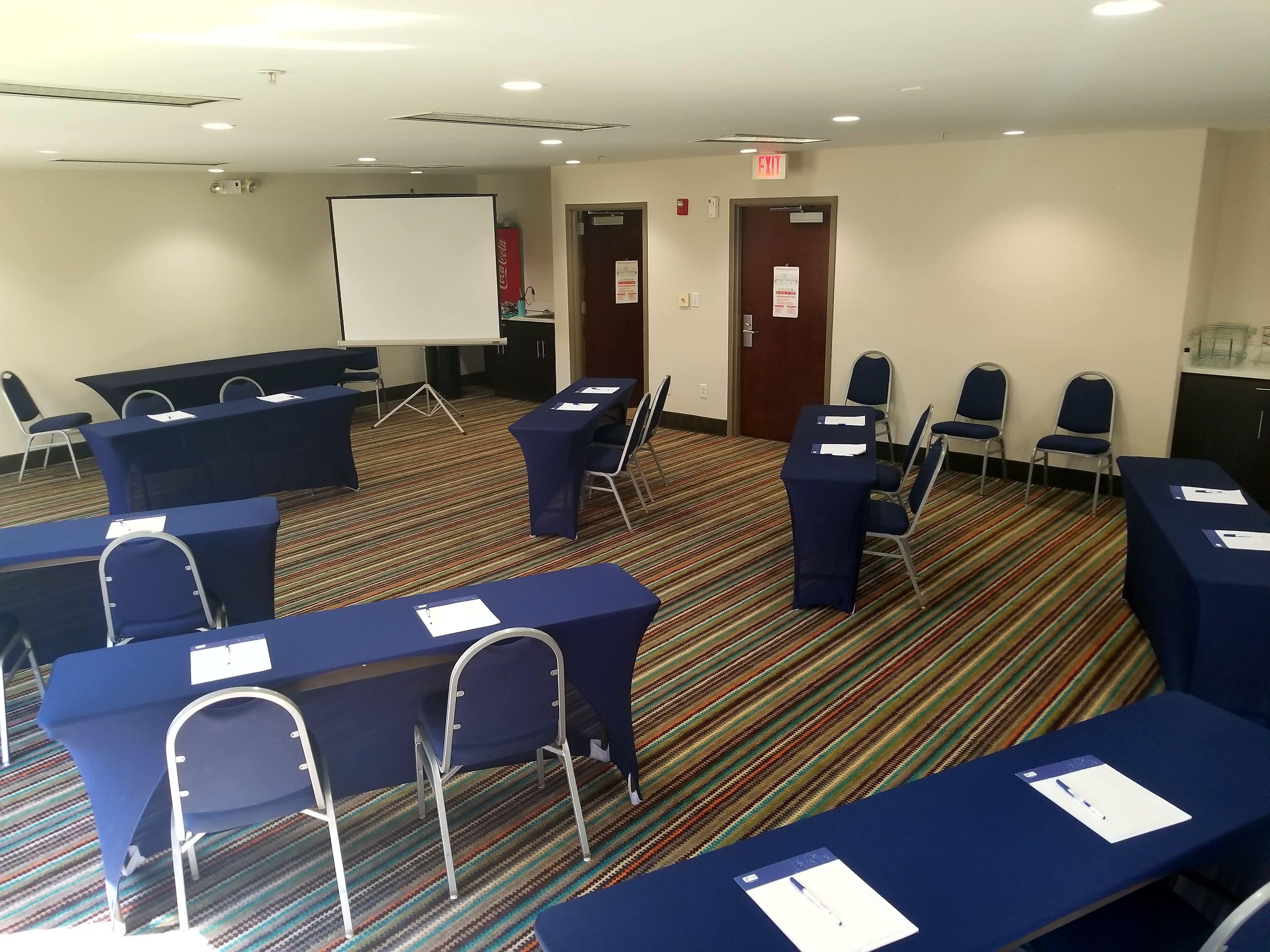 Holiday Inn Express Hotel & Suites Mebane By Ihg Exterior photo